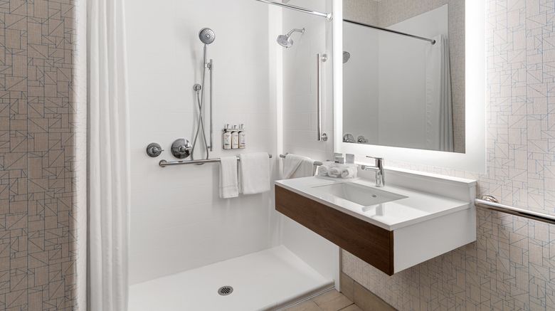 <b>Holiday Inn Express vancouver North Room</b>. Images powered by <a href="https://www.leonardoworldwide.com/" title="Leonardo Worldwide" target="_blank">Leonardo</a>.