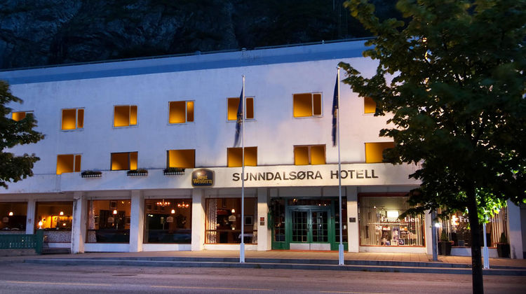 Sunndalsora Hotell Exterior