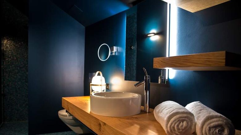 <b>Hotel Krone Regensberg Room</b>. Images powered by <a href="https://www.leonardoworldwide.com/" title="Leonardo Worldwide" target="_blank">Leonardo</a>.