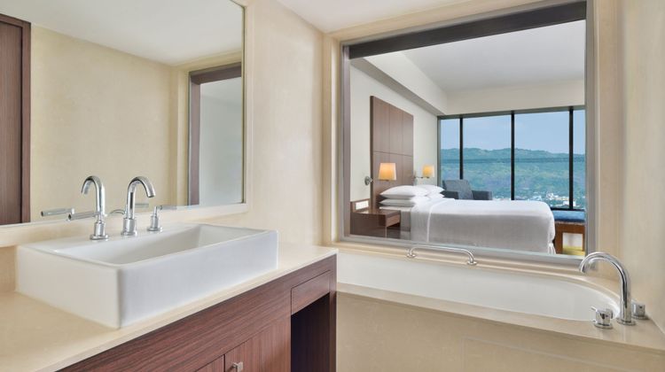 Four Points by Sheraton Navi Mumbai Room