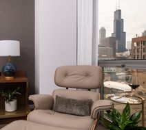 Le Meridien Essex Chicago Room