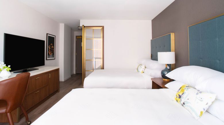 <b>Le Meridien Essex Chicago Room</b>. Images powered by <a href="https://www.leonardoworldwide.com/" title="Leonardo Worldwide" target="_blank">Leonardo</a>.