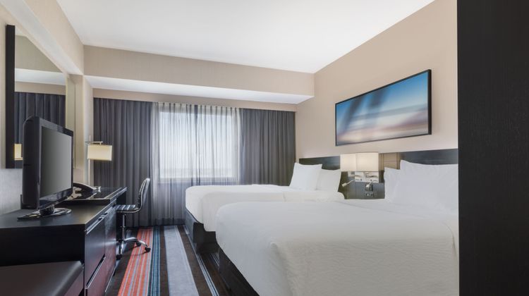 Courtyard New York JFK Airport Room