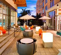aloft Philadelphia Airport Exterior
