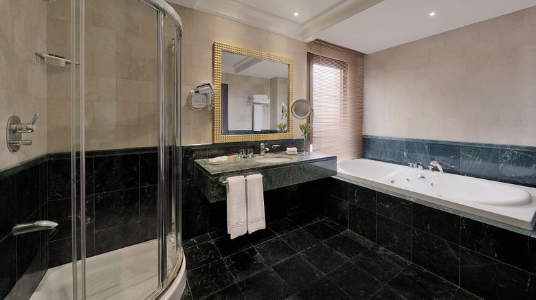 <b>Sheraton Riyadh Hotel & Towers Room</b>. Images powered by <a href="https://www.leonardoworldwide.com/" title="Leonardo Worldwide" target="_blank">Leonardo</a>.