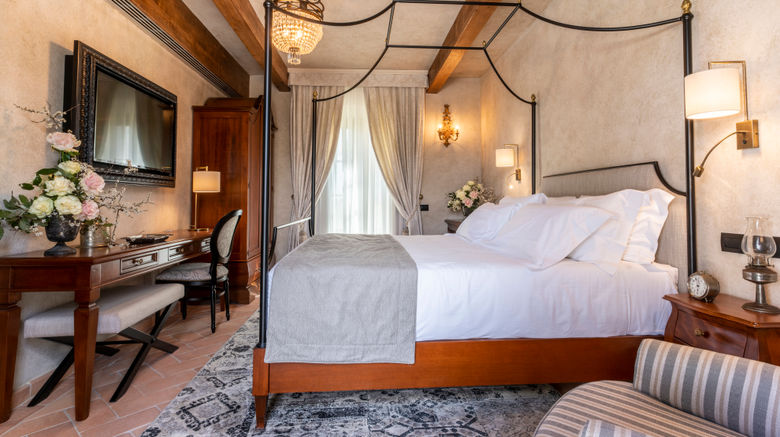 <b>Villa Petriolo Suite</b>. Images powered by <a href="https://www.leonardoworldwide.com/" title="Leonardo Worldwide" target="_blank">Leonardo</a>.