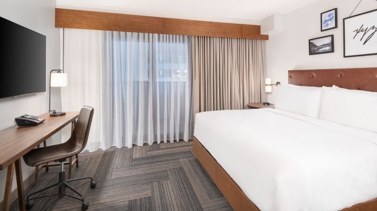 Four Points by Sheraton Spartanburg Suite