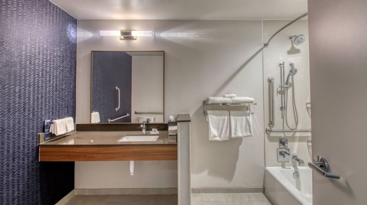 Fairfield Inn & Suites Appleton Room