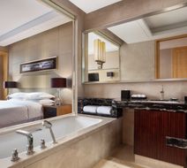 Sheraton Zhenjiang Hotel Room