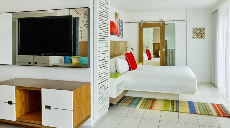 <b>Royal Palm, a Tribute Portfolio Resort Suite</b>. Images powered by <a href="https://www.leonardoworldwide.com/" title="Leonardo Worldwide" target="_blank">Leonardo</a>.