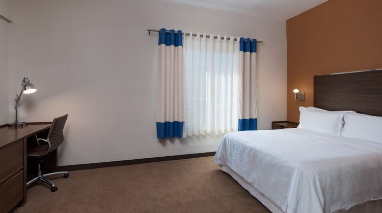 Four Points Galerias Monterrey Suite