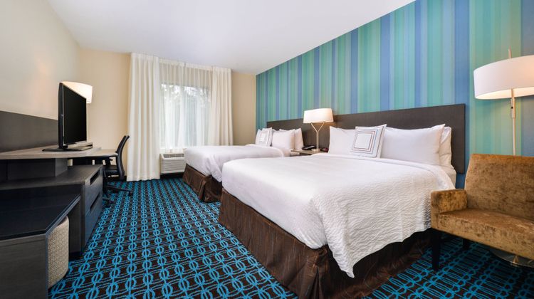 Fairfield Inn & Suites Raleigh Cary Room