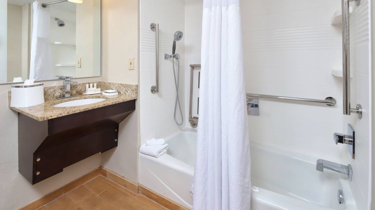 TownePlace Suites Tucson Room