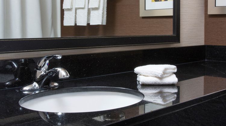 Fairfield Inn & Suites Peru Room