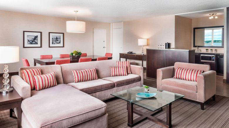 <b>Delta Hotels Sault Ste. Marie Waterfront Suite</b>. Images powered by <a href="https://www.leonardoworldwide.com/" title="Leonardo Worldwide" target="_blank">Leonardo</a>.