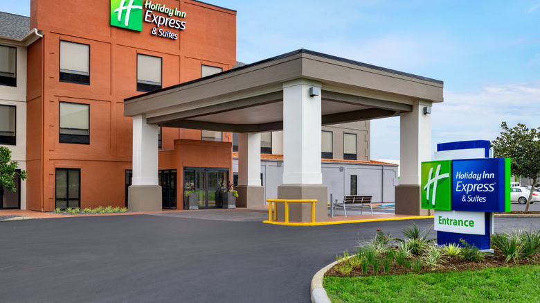 <b>Holiday Inn Hotel & Suites Exterior</b>. Images powered by <a href="https://www.leonardoworldwide.com/" title="Leonardo Worldwide" target="_blank">Leonardo</a>.