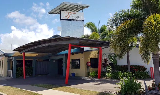 Ayr Traveller's Motel Exterior
