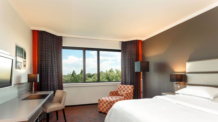 Sheraton Essen Hotel Room