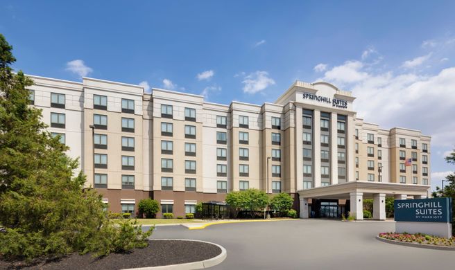 SpringHill Suites Newark Liberty Airport Exterior