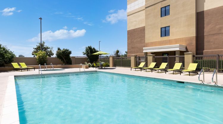 SpringHill Suites Fresno Pool