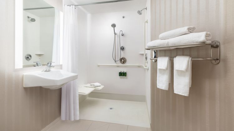 SpringHill Suites Fresno Room