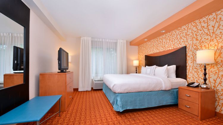 Fairfield Inn & Suites Asheboro Suite