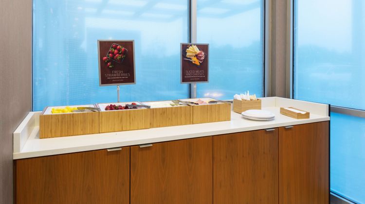 SpringHill Suites Kansas City Airport Restaurant