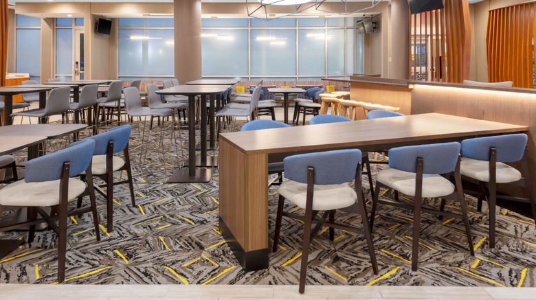 <b>SpringHill Suites Kansas City Airport Restaurant</b>. Images powered by <a href="https://www.leonardoworldwide.com/" title="Leonardo Worldwide" target="_blank">Leonardo</a>.