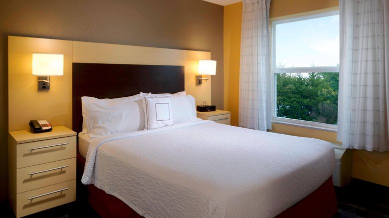 <b>TownePlace Suites Jacksonville Suite</b>. Images powered by <a href="https://www.leonardoworldwide.com/" title="Leonardo Worldwide" target="_blank">Leonardo</a>.