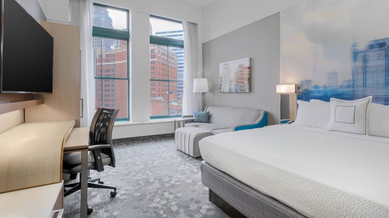 <b>Courtyard Marriott Pittsburgh Downtown Room</b>. Images powered by <a href="https://www.leonardoworldwide.com/" title="Leonardo Worldwide" target="_blank">Leonardo</a>.