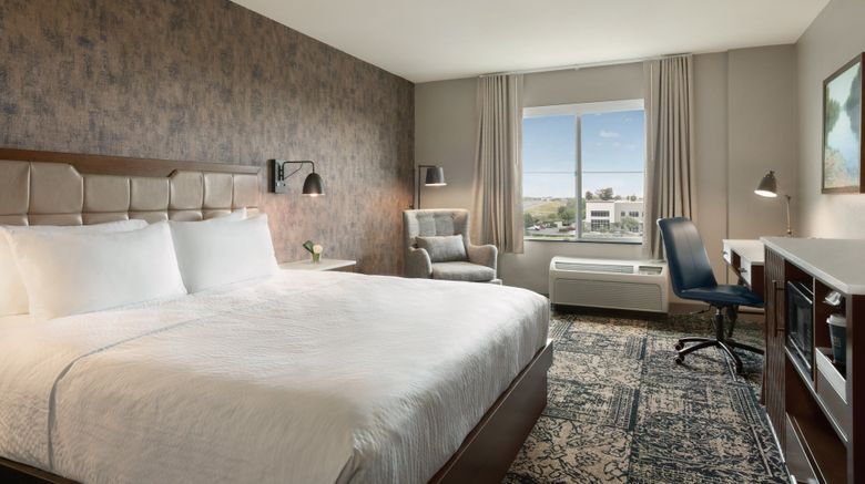<b>Four Points by Sheraton Intl Airport Room</b>. Images powered by <a href="https://www.leonardoworldwide.com/" title="Leonardo Worldwide" target="_blank">Leonardo</a>.