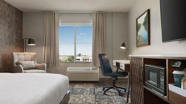 Four Points by Sheraton Intl Airport Room