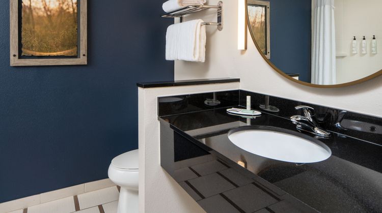 Fairfield Inn & Suites Destin Room