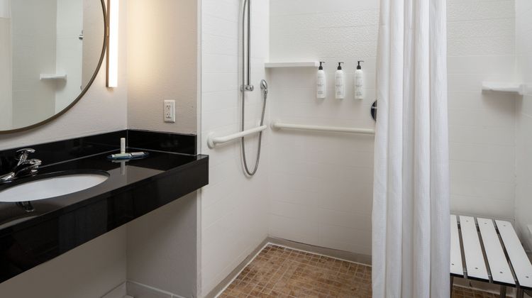 Fairfield Inn & Suites Destin Room