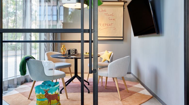 <b>Moxy Cologne Muelheim Meeting</b>. Images powered by <a href="https://www.leonardoworldwide.com/" title="Leonardo Worldwide" target="_blank">Leonardo</a>.
