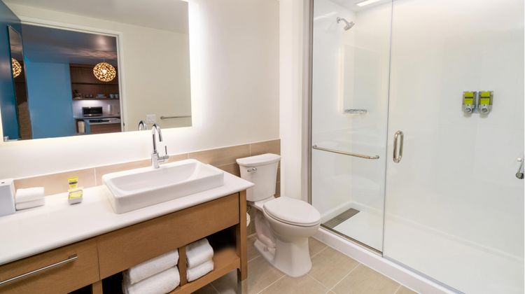 Element Sacramento Airport Room