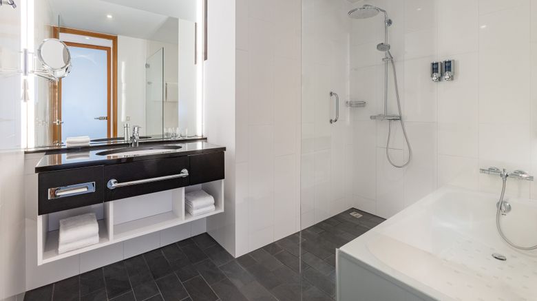 <b>Four Points by Sheraton Panoramahaus Room</b>. Images powered by <a href="https://www.leonardoworldwide.com/" title="Leonardo Worldwide" target="_blank">Leonardo</a>.