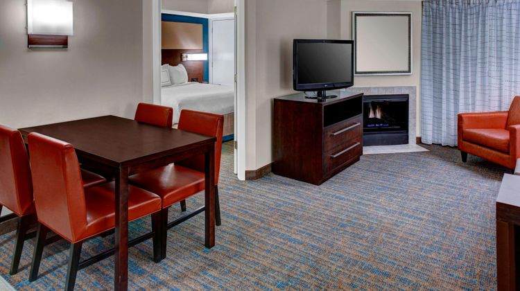 Residence Inn Cleveland Beachwood Room