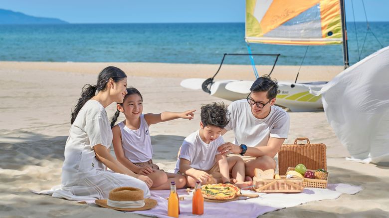 <b>Sheraton Grand Danang Resort Beach</b>. Images powered by <a href="https://www.leonardoworldwide.com/" title="Leonardo Worldwide" target="_blank">Leonardo</a>.