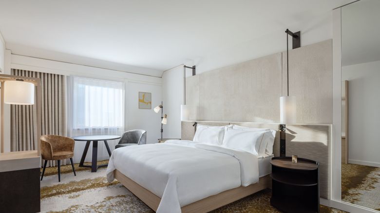 <b>The Westin Grand Frankfurt Room</b>. Images powered by <a href=https://www.travelagewest.com/Hotels/Frankfurt/