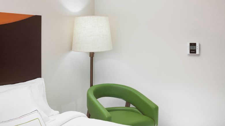<b>Fairfield Inn & Suites Wilmington Room</b>. Images powered by <a href="https://www.leonardoworldwide.com/" title="Leonardo Worldwide" target="_blank">Leonardo</a>.