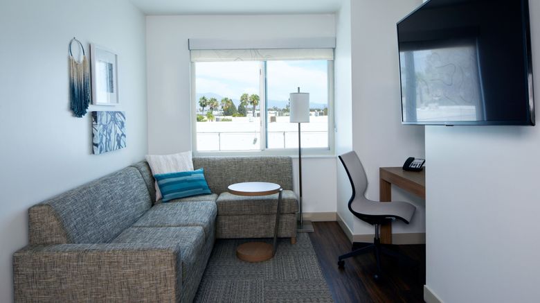 <b>Element Irvine Suite</b>. Images powered by <a href="https://www.leonardoworldwide.com/" title="Leonardo Worldwide" target="_blank">Leonardo</a>.