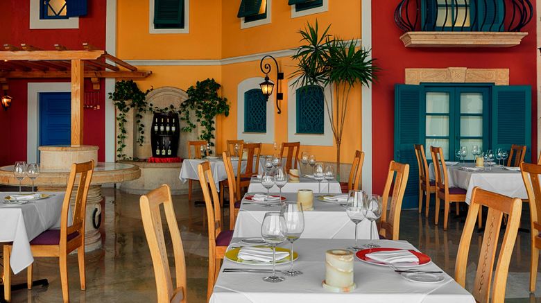 <b>Sheraton Sharm Hotel,Resort,Villas & Spa Restaurant</b>. Images powered by <a href="https://www.leonardoworldwide.com/" title="Leonardo Worldwide" target="_blank">Leonardo</a>.