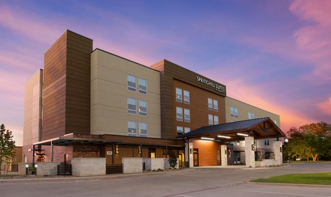SpringHill Suites Lindale Exterior