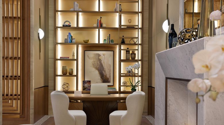 <b>The St Regis Dubai, The Palm Exterior</b>. Images powered by <a href="https://www.leonardoworldwide.com/" title="Leonardo Worldwide" target="_blank">Leonardo</a>.