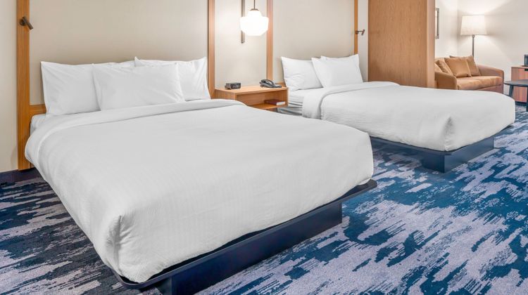 Fairfield Inn & Suites Kansas City North Suite