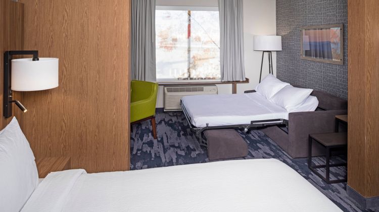 Fairfield Inn & Suites Downtown Suite