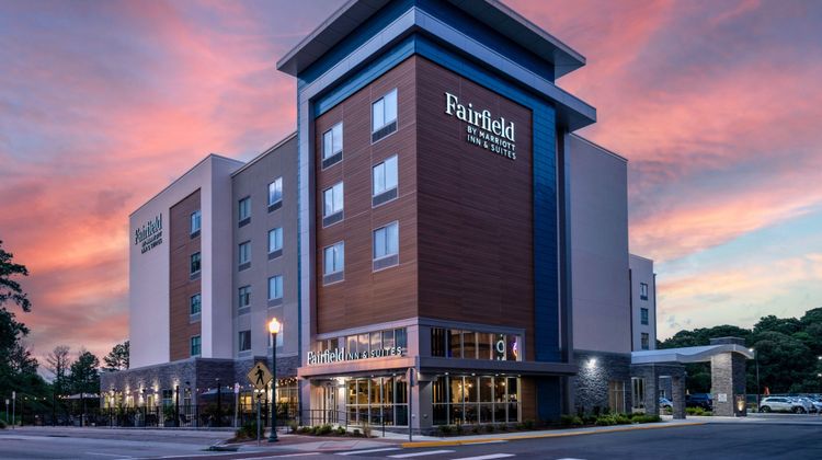 Fairfield Inn & Suites Town Center Exterior