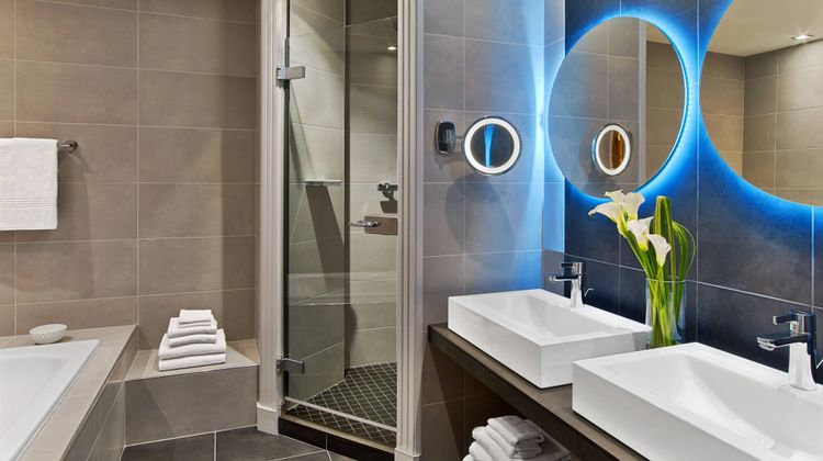 Le Meridien Etoile Room