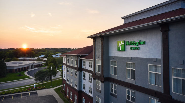 Holiday Inn Hotel & Suites Madison West Exterior